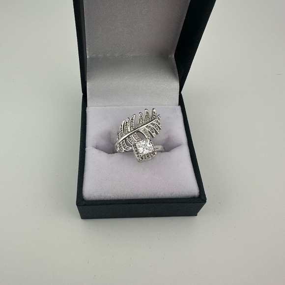 Jewelry - Silver Diamond Halo Ring